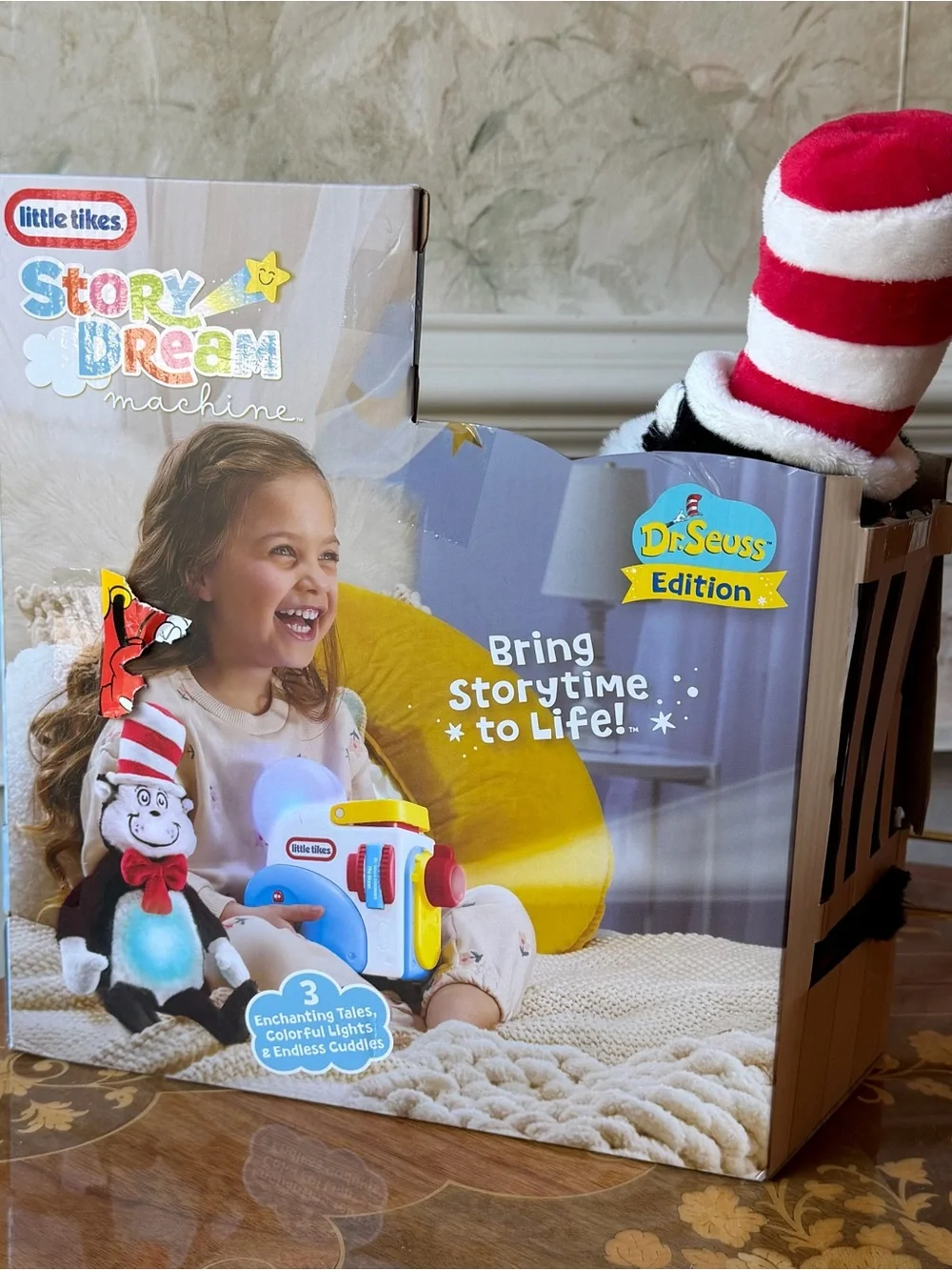 Little Tikes Dream Story Projector NWT Dr. Seuss Plush & 3 Book Cartridges